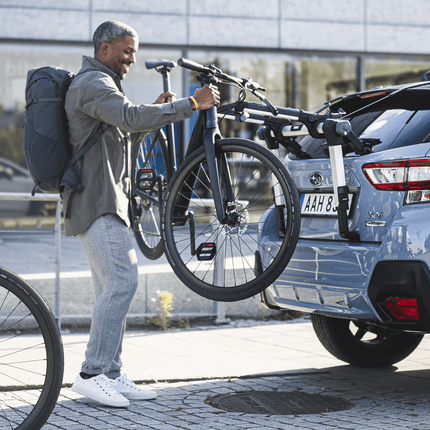 Thule OutWay Hanging three-bike hanging trunk bike rack aluminium