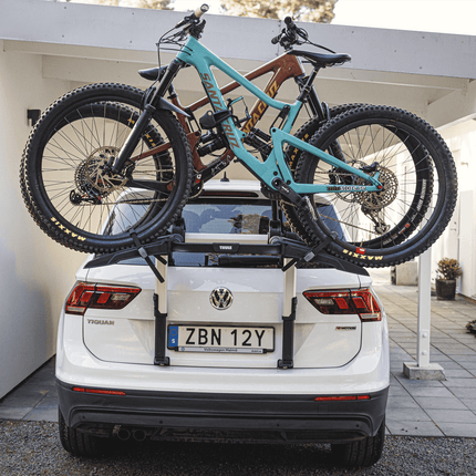 Thule OutWay Platform two-bike platform trunk bike rack black/aluminium