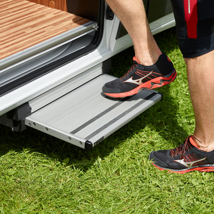 Thule G2 12V Slide-Out Step  400mm-500mm-700mm
